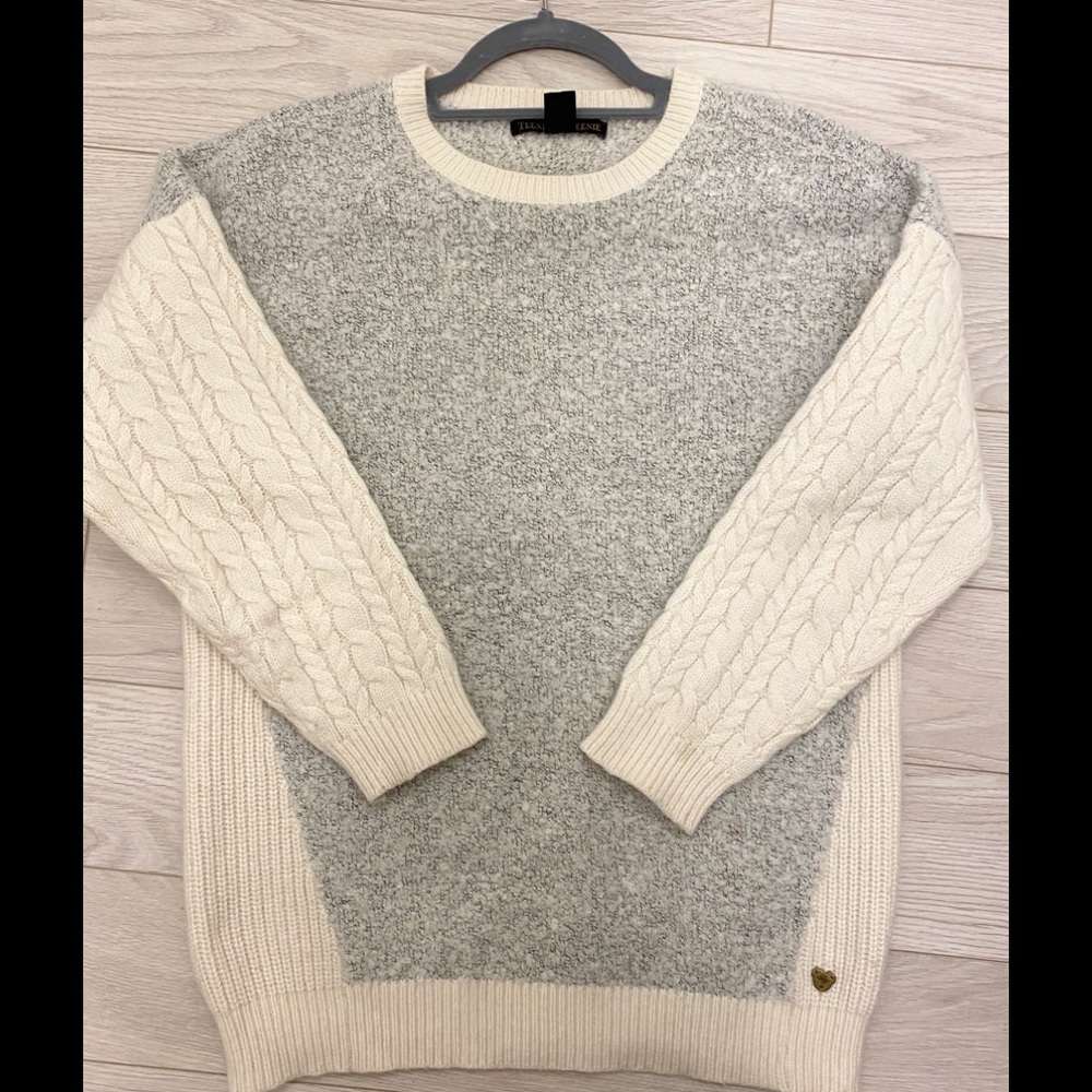 White Grey Sweater M